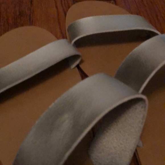 *****Donated to Charity****EUC JCREW silver slides - Picture 3 of 4
